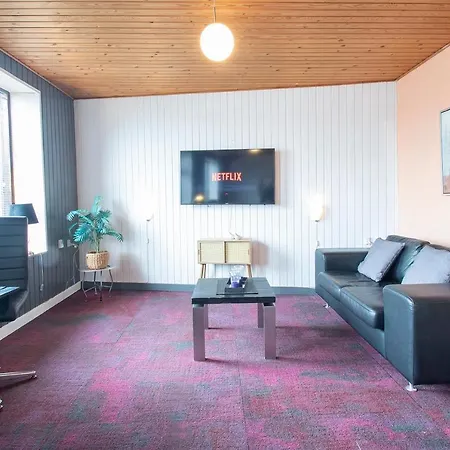 Grannys House - View Of The Harbour - Ground Floor Apartment *