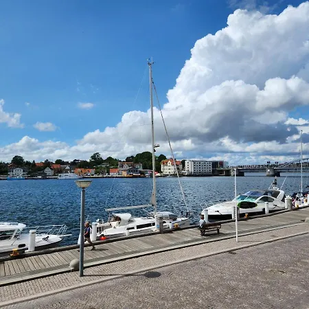 Grannys House - View Of The Harbour - Ground Floor *