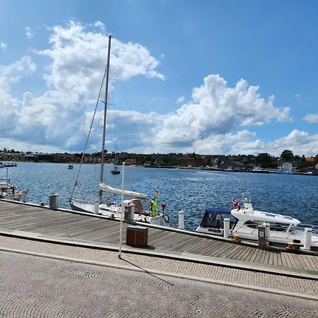 Grannys House - View Of The Harbour - Ground Floor Apartment Sønderborg
